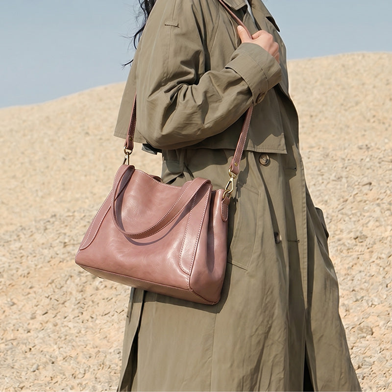 Small Vegetable-Tanned Leather Bucket Bag Magnetic Closure Crossbody Handbag for Women