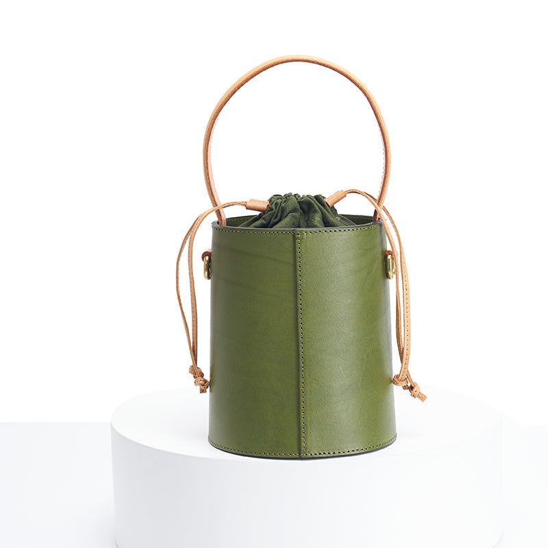 Sac seau diagonal en cuir de vachette pleine fleur, style rétro simple, pour femme, porté épaule.