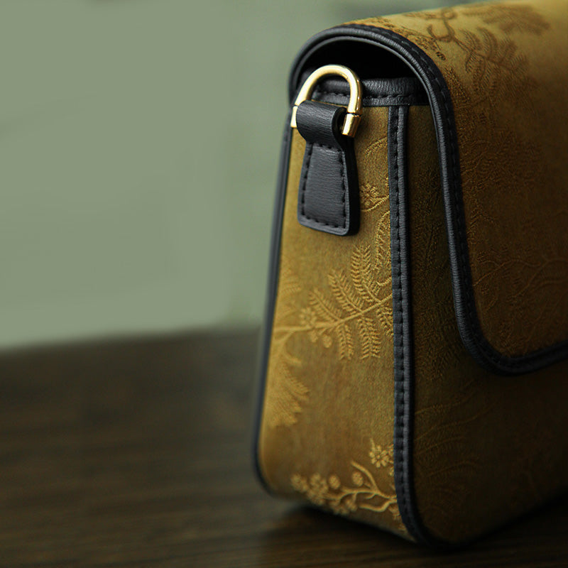 Xiangyunsha Silk Clutch Bag in Gold Chinoiserie with Detachable Strap