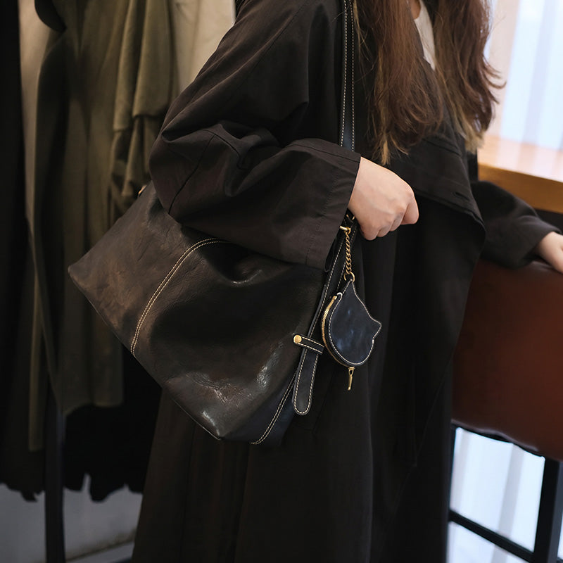 Vegetable Tanned Leather Hobo Bag Slouchy Shoulder Bag with Cat Charm
