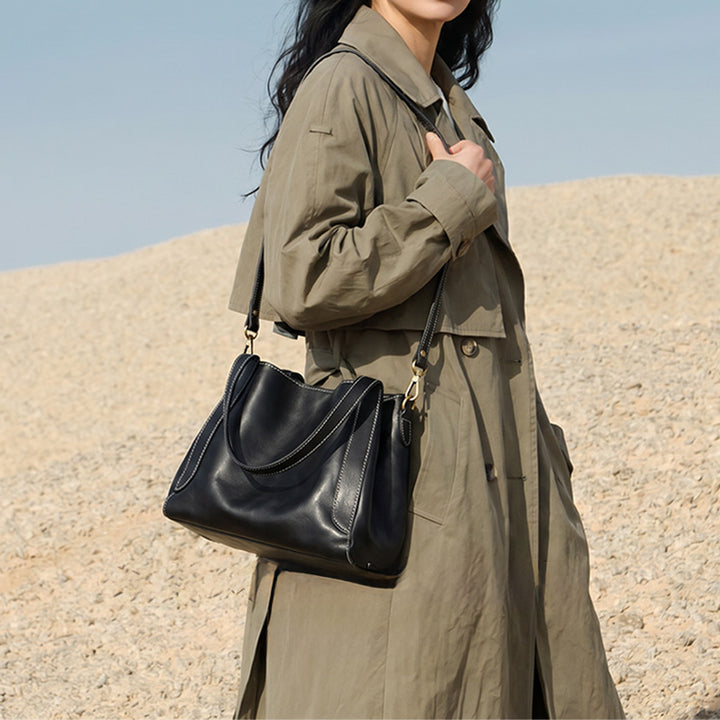Small Vegetable-Tanned Leather Bucket Bag Magnetic Closure Crossbody Handbag for Women