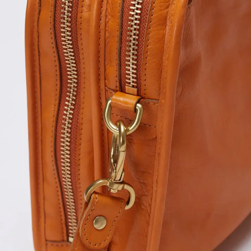 Multi-Compartment Leather Briefcase for Men &amp; Women Vegetable-Tanned Laptop Work Bag