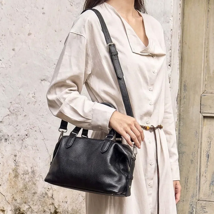 Vegetable Tanned Leather Boston Bag with Vintage Style &amp; Dual Zipper
