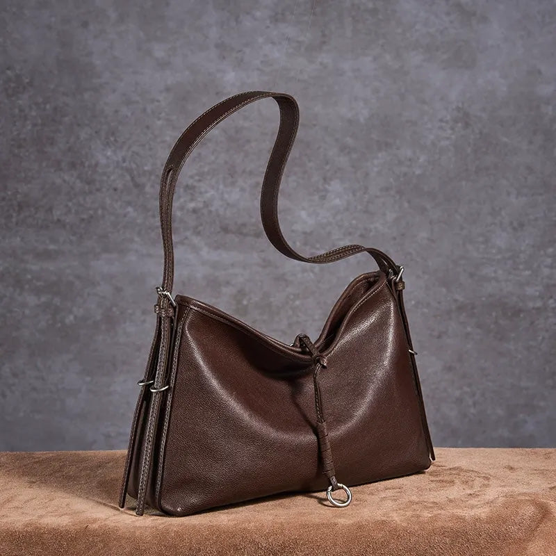 Leather Hobo Bag in Vegetable-Tanned Leather with Vintage Slouchy Style