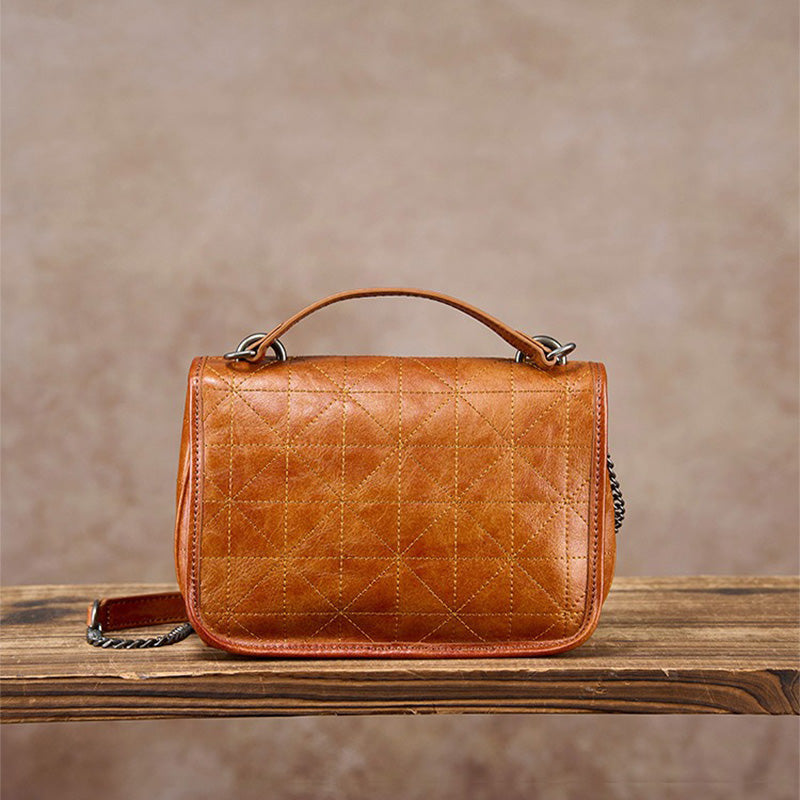 Dwarves Flap Shoulder Bag with Chain Strap in Top-Grain Leather