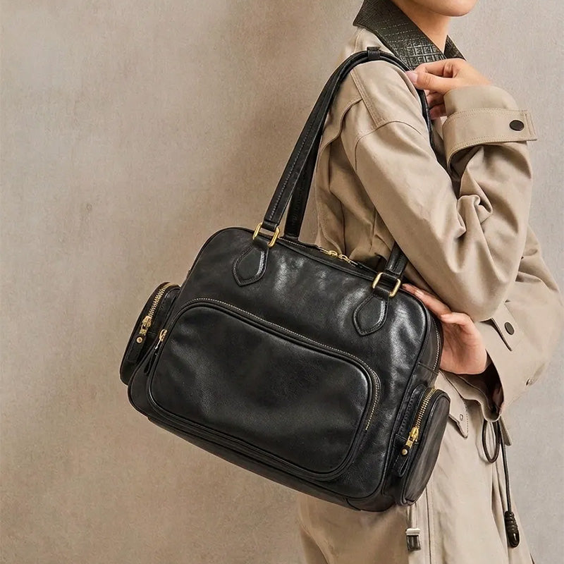 Dwarves Boston Bag with Multiple Pockets in Vegetable-Tanned Leather