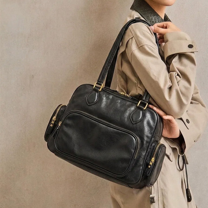 Dwarves Boston Bag with Multiple Pockets in Vegetable-Tanned Leather