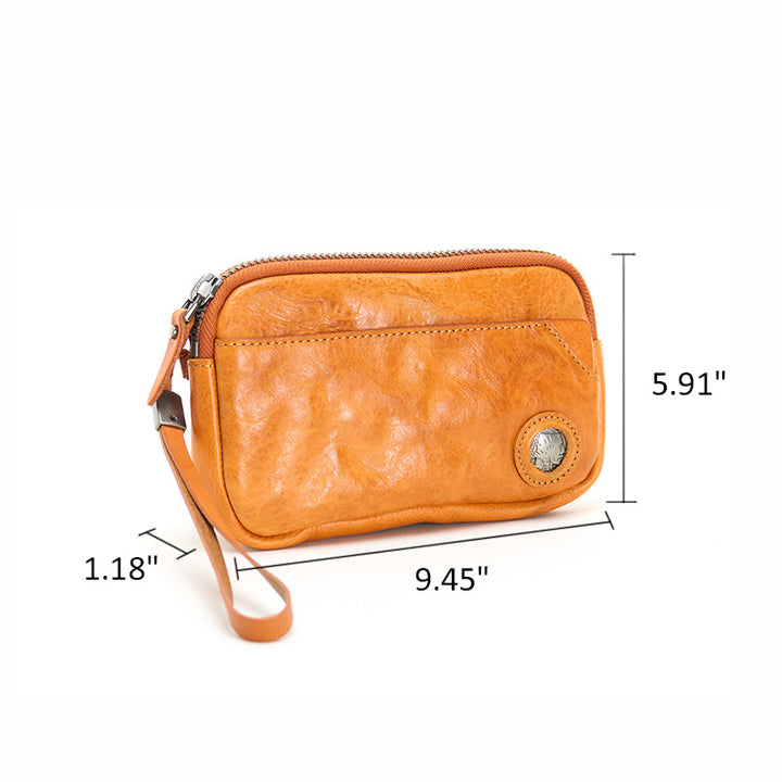 Pochette en cuir tanné végétal, à la fois élégante et raffinée, pour femme